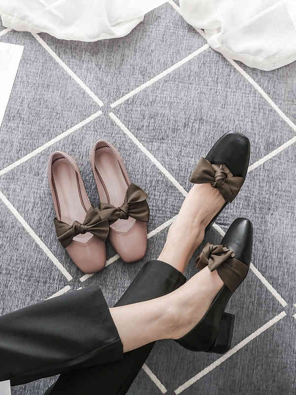 Boots Soft square head women's bow shoes thick heel single retro shallow mouth French Mary Jane middle heel, 2# shoe box
Boots Soft square head women's bow shoes thick heel single retro shallow mouth French Mary Jane middle heel, 2# shoe box