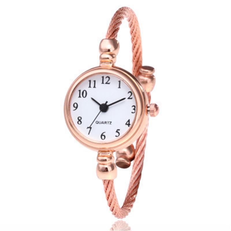 Wristwatches Gute Qualität P7168 Junge Luxus Quarzuhr Für Frauen Geschenk Uhr Mit Seil Armband Drop, Rose gold black
Wristwatches Gute Qualität P7168 Junge Luxus Quarzuhr Für Frauen Geschenk Uhr Mit Seil Armband Drop, Rose gold black