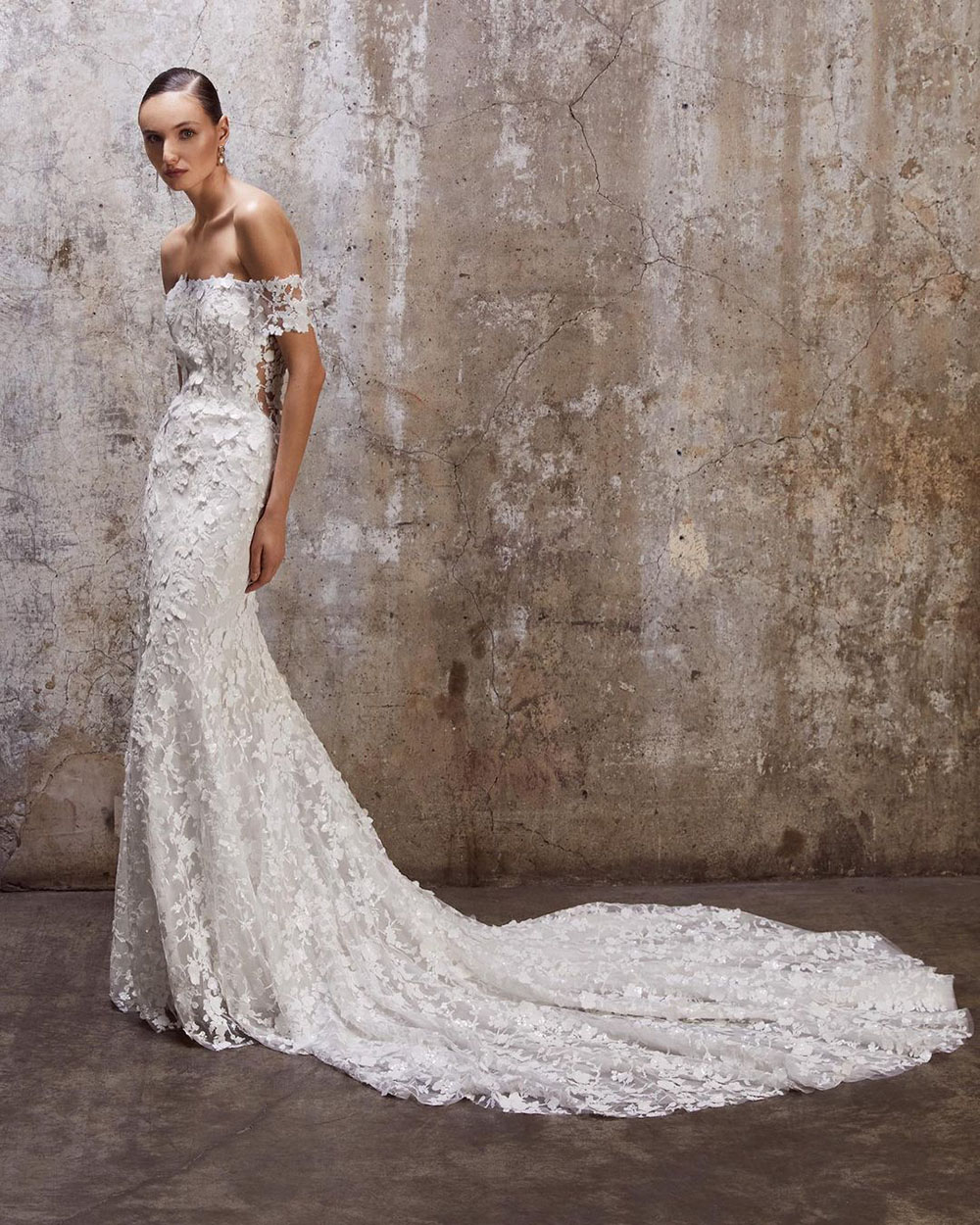 Sheath Wedding Dresses Sequins Appliques Causal Simple And Stylish Long Sleeves Strapless Tulle Lace Bateau Neck Floor Length Plus Size Custom Made Ve
