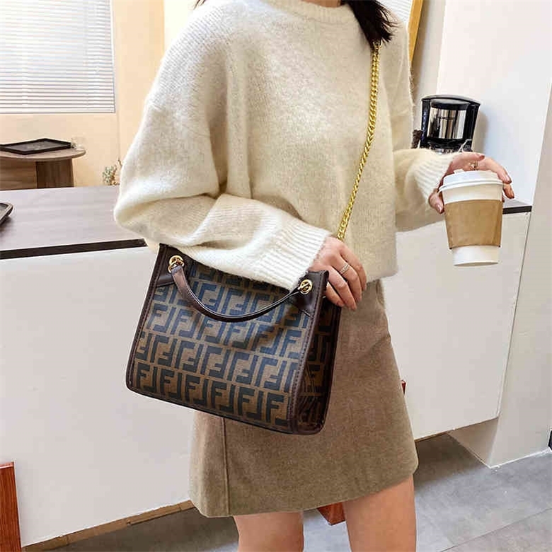 66% OFF trendy bags 2022 New Designer Hand Fashion ladies bags female chain portable trend fashion printed letter Single Shoulder Messenger, Black
66% OFF trendy bags 2022 New Designer Hand Fashion ladies bags female chain portable trend fashion printed letter Single Shoulder Messenger, Black