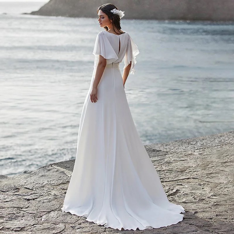 Simple Beach Wedding Dress 2022 A-Line Puffy Short Sleeve V-Neck Pleat Lace Appliques Open Back Sweep Train Bride Gown Vestidos De Noiva