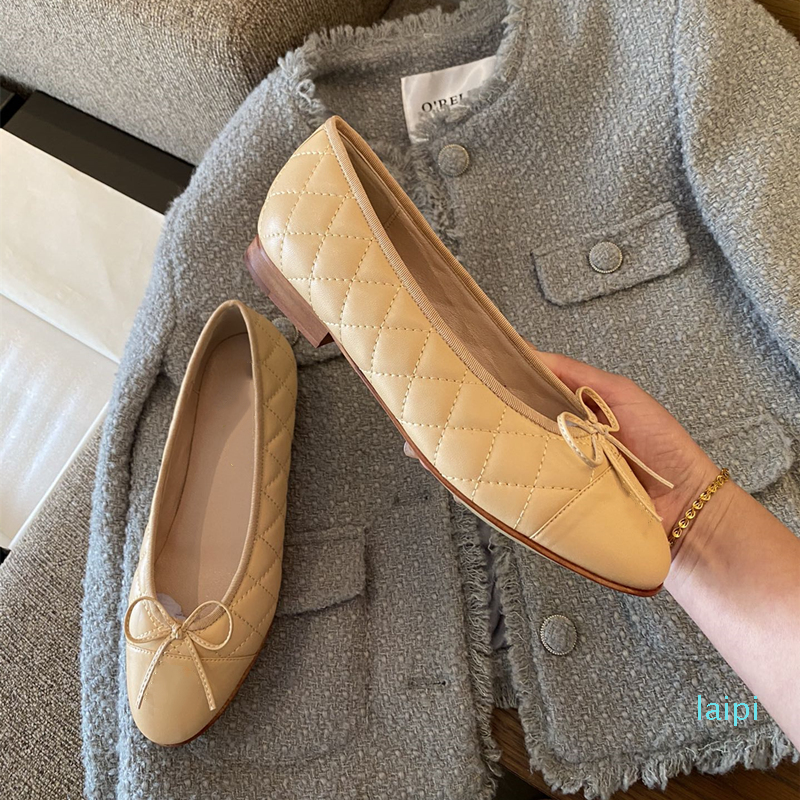 Designer- Women Bow-Knot Flat Sandals Luxury Canvas Fleece and Patent-leather Fabric Fashion Wrap The Heel Dinner Shoes Various Colors
Designer- Women Bow-Knot Flat Sandals Luxury Canvas Fleece and Patent-leather Fabric Fashion Wrap The Heel Dinner Shoes Various Colors