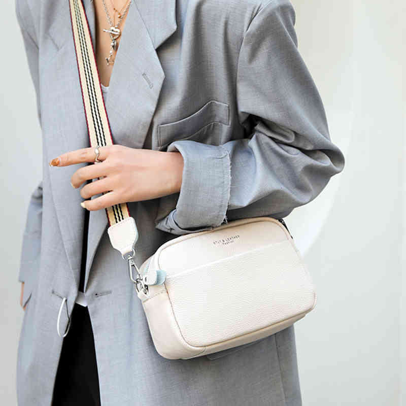 Women Handbags Genuine Leather Luxury Brand Shoulder Bags High Quality Soft Cowhide Female Messenger Bag Designer Small Tote Sac, Red
Women Handbags Genuine Leather Luxury Brand Shoulder Bags High Quality Soft Cowhide Female Messenger Bag Designer Small Tote Sac, Red