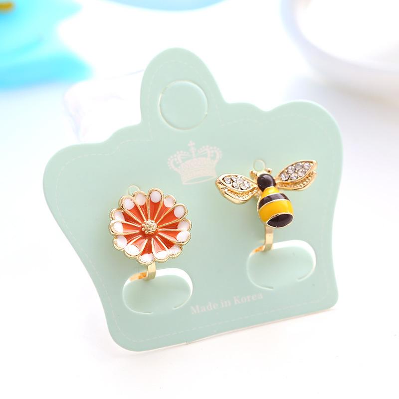 Clip-on & Screw Back 2022 1Pair Fashion Jewelry Flowers And Bees Earrings Women Clip Year Gift Ladies Alloy 
Clip-on & Screw Back 2022 1Pair Fashion Jewelry Flowers And Bees Earrings Women Clip Year Gift Ladies Alloy