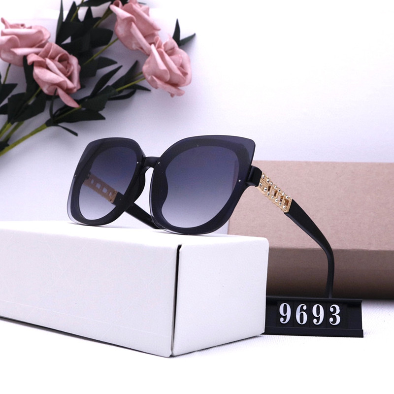 Fashion Luxury Sunglasses Women Men UV400 Polarized Designer PC Metal Frame Square Sun Glasses For Female Ladies Eyewear With box
Fashion Luxury Sunglasses Women Men UV400 Polarized Designer PC Metal Frame Square Sun Glasses For Female Ladies Eyewear With box