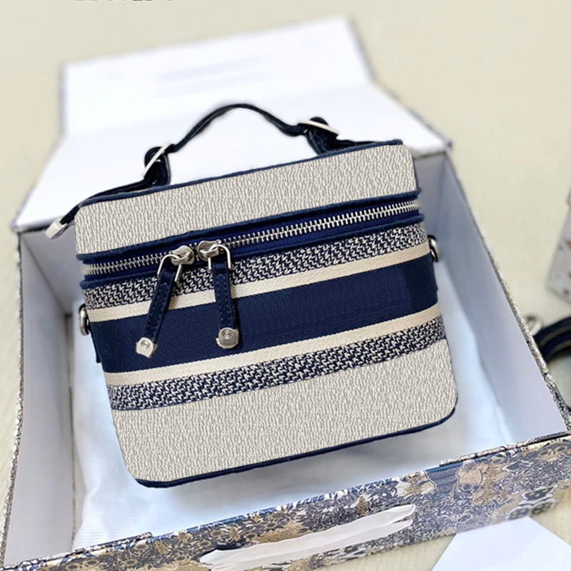 makeup bags toiletry bags Women Canvas cosmetic bag pouch ladies fashion all-match handbags, Dq01 19*15cm
makeup bags toiletry bags Women Canvas cosmetic bag pouch ladies fashion all-match handbags, Dq01 19*15cm
