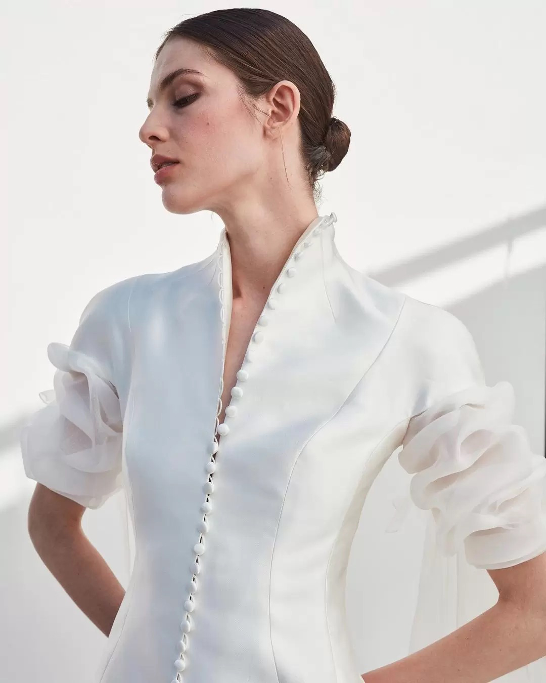 White A-line Wedding Dresses Satin Buttons Beaded Lace Appliques Floor Length Short Sleeves Bridal Train Custom Made High Neck Lace Train Sequins Wedd