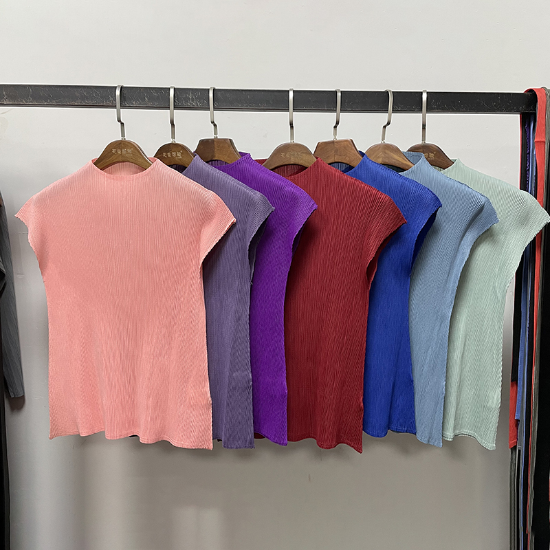 Miyake Pleated Classic Tops Sleeveless Black Bst T-shirt Harajuku Kawaii Korean Casual Fashion Women Tees Aesthetic Clothes 2145 220321