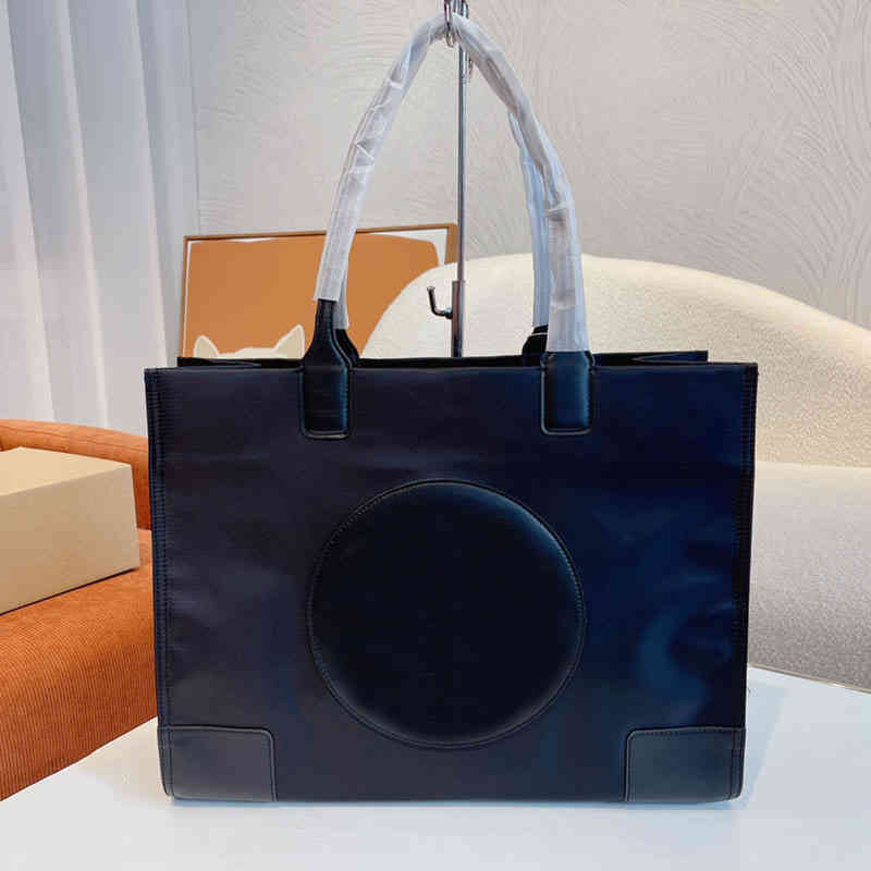 Tote Bags Women Luxury Handbag Shoulder Leather Designer Waterproof and Dirt-resistant Crossbody Female Shopping Purses 220331, Fuchsia
Tote Bags Women Luxury Handbag Shoulder Leather Designer Waterproof and Dirt-resistant Crossbody Female Shopping Purses 220331, Fuchsia