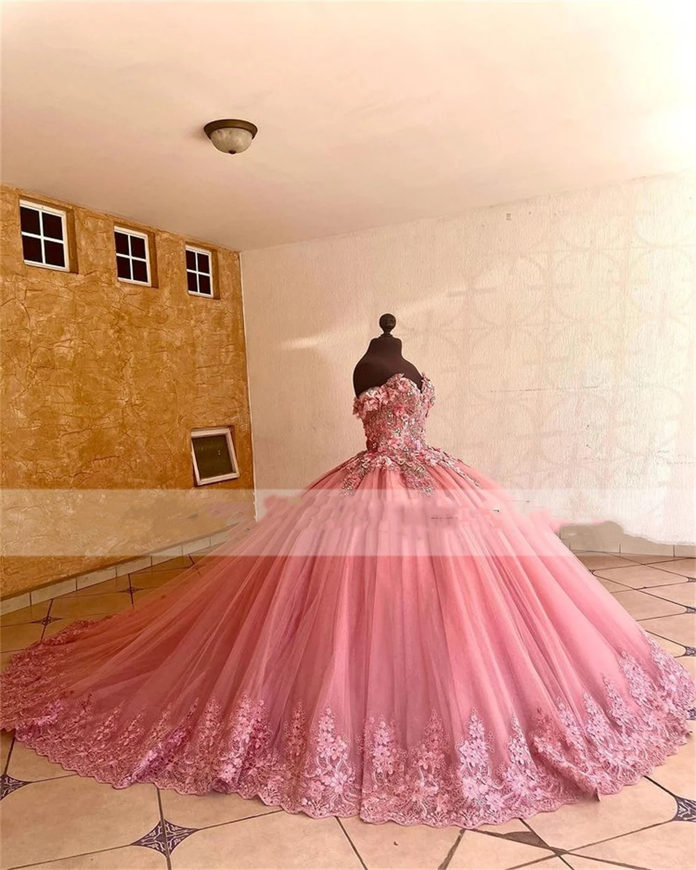 Pink Off The Shoulder Ball Gown Quinceanera Dresses Lace Up Back Sweet 16 Party Dress Appliques Vestido De 15 Anos