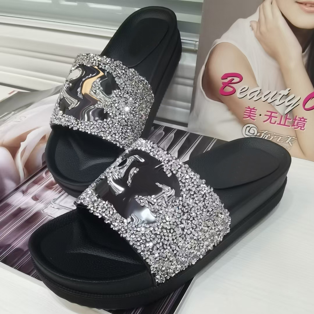 Classic Black Sole Platform Slippers Rhinestone Diamond Glitter Slides Women Flip Flops Pool Slide Slip oN Sandals Luxurys Lady Summer Outdoor Party Crystal Shoes, 1;2022050904
Classic Black Sole Platform Slippers Rhinestone Diamond Glitter Slides Women Flip Flops Pool Slide Slip oN Sandals Luxurys Lady Summer Outdoor Party Crystal Shoes, 1;2022050904