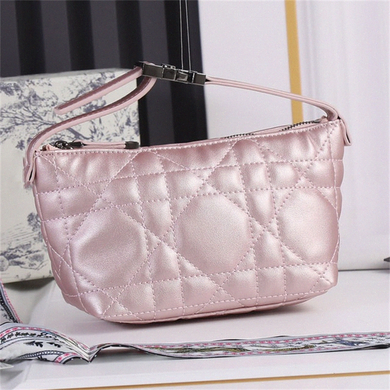 2022 France Brand Classic Travel Nomad Cannage Shoulder Bags Top Quality Cowhide Crossbody Bags Fashion Embossing Women Handbags Luxury Designer N0s2#
2022 France Brand Classic Travel Nomad Cannage Shoulder Bags Top Quality Cowhide Crossbody Bags Fashion Embossing Women Handbags Luxury Designer N0s2#