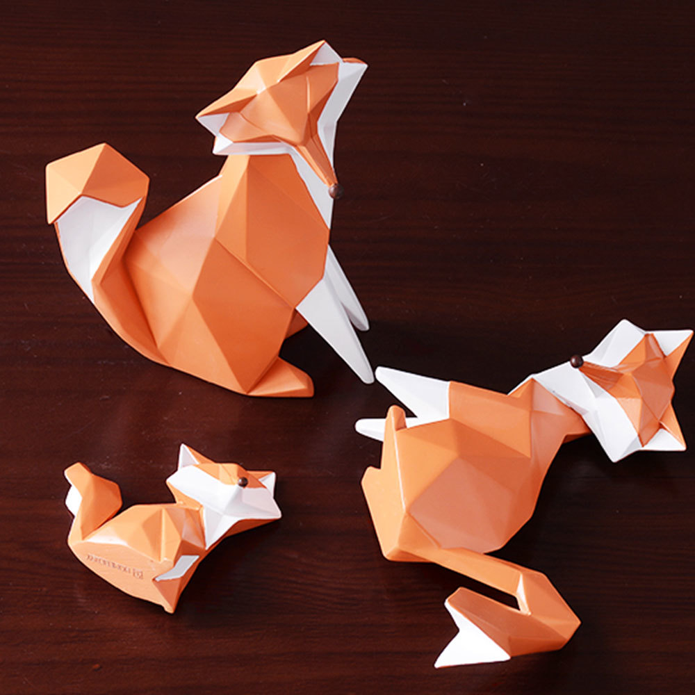 Contemporary Animal Figurines Fox Statues for Living Room and Study Area