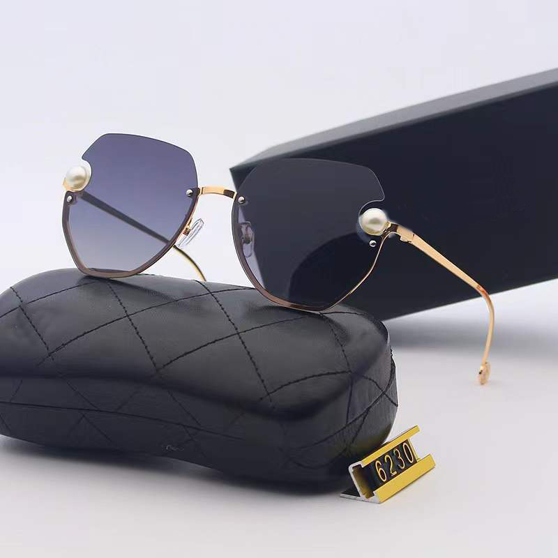 Top luxury Sunglasses polaroid lens designer womens Mens Goggle senior Eyewear For Women eyeglasses frame Vintage Metal Sun Glasses With Box
Top luxury Sunglasses polaroid lens designer womens Mens Goggle senior Eyewear For Women eyeglasses frame Vintage Metal Sun Glasses With Box