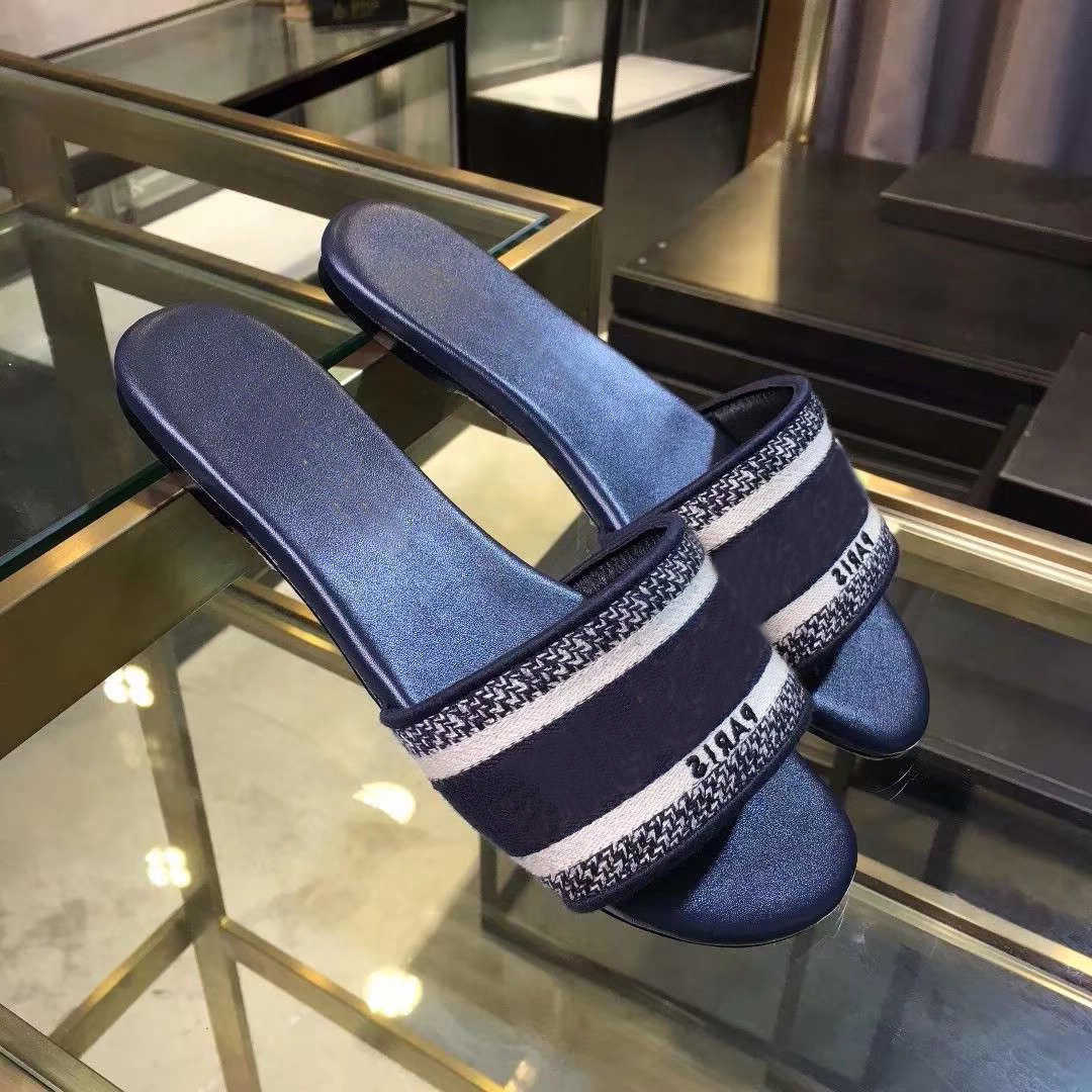 2021 Luxury Designer Leather Blue Embroidered Cotton Sandals Denim Ladies Summer Flat Slipper Outdoor Beach Women Rainbow Letters Slippers Us11.5 Lace-up Beige, 04
2021 Luxury Designer Leather Blue Embroidered Cotton Sandals Denim Ladies Summer Flat Slipper Outdoor Beach Women Rainbow Letters Slippers Us11.5 Lace-up Beige, 04