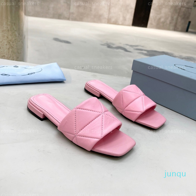 Designers Quilted Leather Flat Sandals Woman Heels Slides Slippers Summer Lady Slide Mules Sandal Black White Desert Beige Celeste Home Foot
Designers Quilted Leather Flat Sandals Woman Heels Slides Slippers Summer Lady Slide Mules Sandal Black White Desert Beige Celeste Home Foot