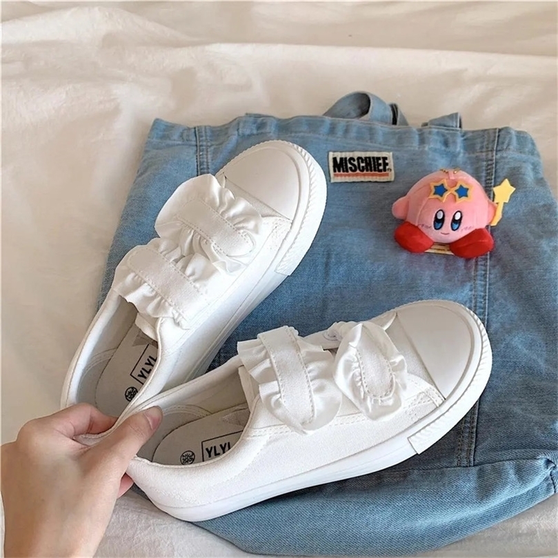 Cute Ruffle Lace Lolita White Canvas Shoes Women Fashion Designer Platform Sneakers Casual Basic Flats Mary Jane Zapatos Chic 220616
Cute Ruffle Lace Lolita White Canvas Shoes Women Fashion Designer Platform Sneakers Casual Basic Flats Mary Jane Zapatos Chic 220616