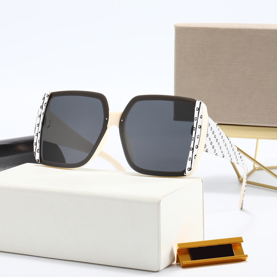 Classic Sunglasses Designer Women Adumbral Full Letters Goggle Fashion Sun Glasses Driving Sunglass Eyewear With Box
Classic Sunglasses Designer Women Adumbral Full Letters Goggle Fashion Sun Glasses Driving Sunglass Eyewear With Box