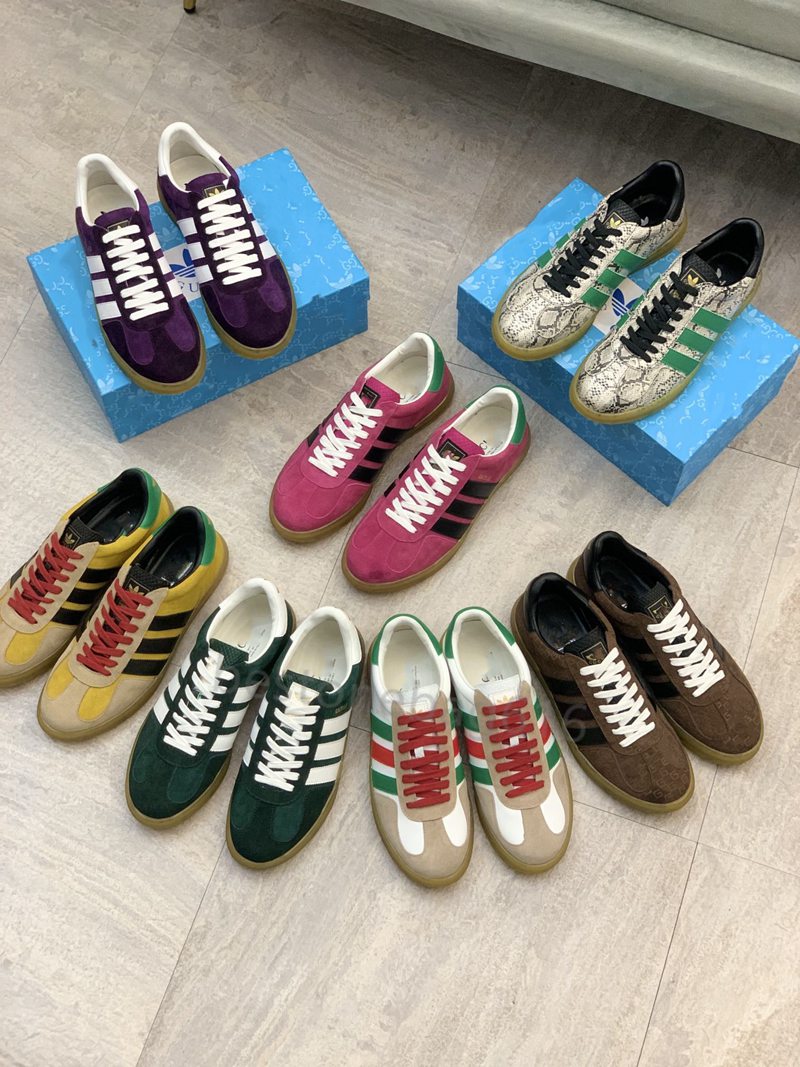 Gazelles Sneaker Mens Womens Designer Casual Shoes Low Retro Patchwork Collaboration Outdoor Shoe Designer Sneakers Striped Vintage
Gazelles Sneaker Mens Womens Designer Casual Shoes Low Retro Patchwork Collaboration Outdoor Shoe Designer Sneakers Striped Vintage