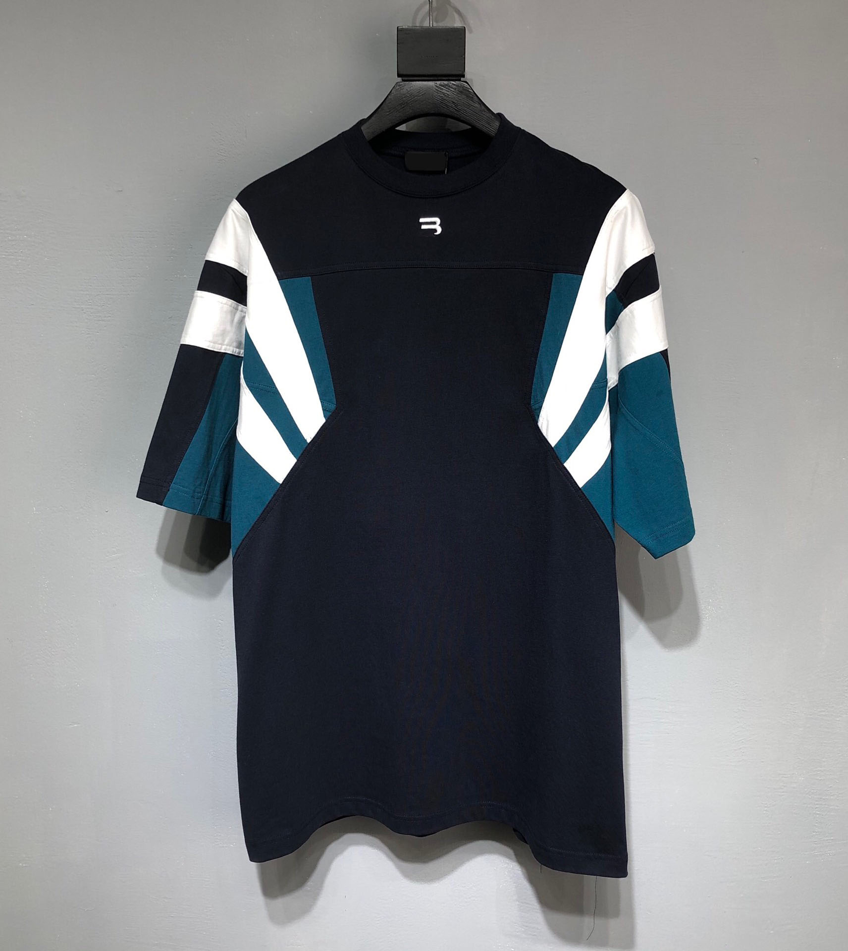 Men's Plus Tees & Polos Round neck embroidered and printed polar style summer wear with street pure cotton M set shorts tshirt set 1qs
Men's Plus Tees & Polos Round neck embroidered and printed polar style summer wear with street pure cotton M set shorts tshirt set 1qs