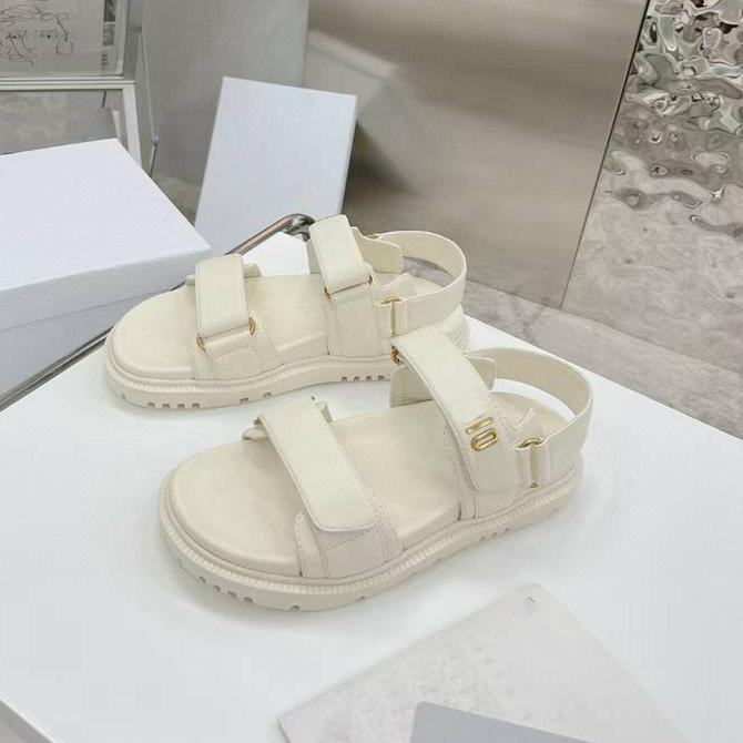 Luxury Designer Sandals Letters Decorated High Quality Casual Ladies Fashion Slippers Die Embroidered dioes fgdd
Luxury Designer Sandals Letters Decorated High Quality Casual Ladies Fashion Slippers Die Embroidered dioes fgdd