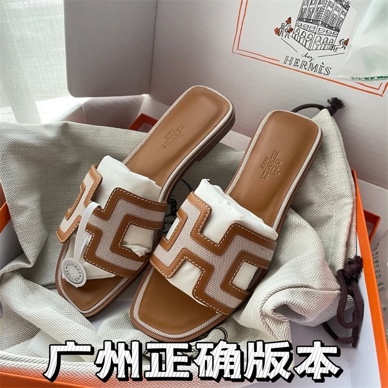 Designer Herme Slippers Slides H family love Horse Leather Flip Flops women's 2022 summer new color matching wear leisure flat bottomed beach sandals, Black
Designer Herme Slippers Slides H family love Horse Leather Flip Flops women's 2022 summer new color matching wear leisure flat bottomed beach sandals, Black