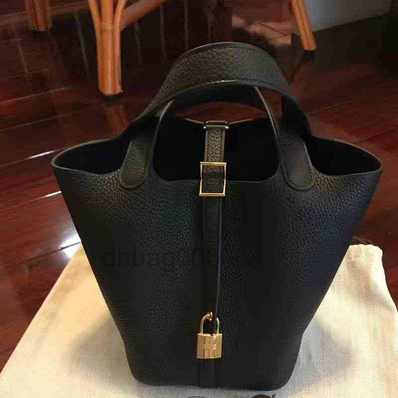 Cowhide Bags Picotin Lock 2022 Designer Herbag h Handbags Leather Bucket 9X1R, Black trumpet
Cowhide Bags Picotin Lock 2022 Designer Herbag h Handbags Leather Bucket 9X1R, Black trumpet