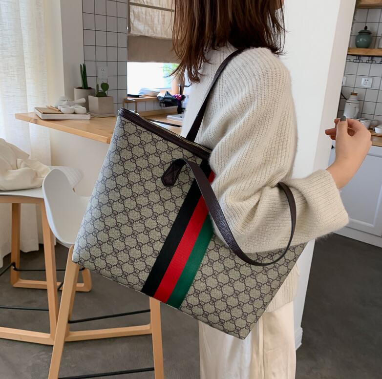 1026G Designer Woman Bags Purse Vintage Women's Handbags Tote Shoulderbag Handbag Shoulder Messenger Bag
1026G Designer Woman Bags Purse Vintage Women's Handbags Tote Shoulderbag Handbag Shoulder Messenger Bag