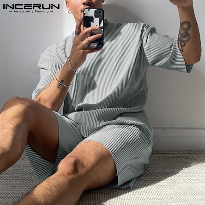 Men Sets Solid Color Folds Streetwear O Neck Half Sleeve T Shirt Shorts Two Pieces Fashion Casual Suits S 5XL INCERUN 220708