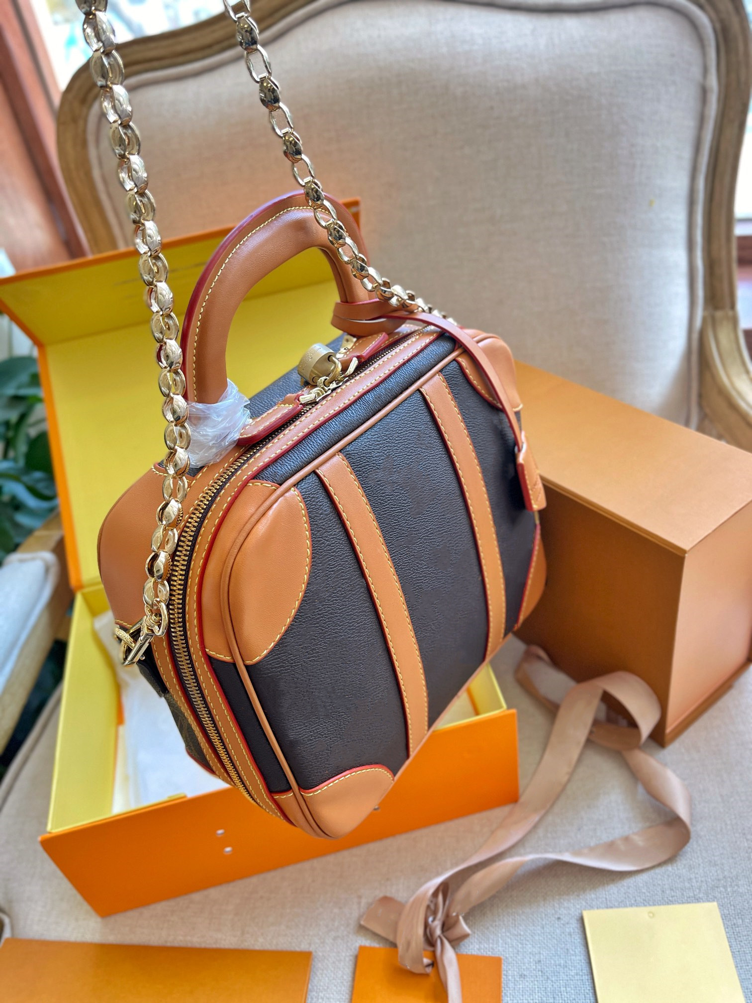 Top quality luxury designers bags handbags Single Shoulder Bags Messenger Bag designerbag, Brown
Top quality luxury designers bags handbags Single Shoulder Bags Messenger Bag designerbag, Brown