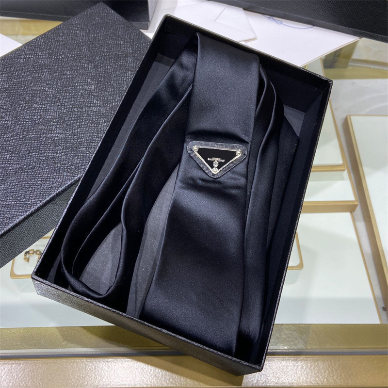 Mens Women Designer Ties Fashion Double Wash Label Neckties Unisex Handmade Luxury Men Silk Tie Leisure Suit Neck Ties With Box
Mens Women Designer Ties Fashion Double Wash Label Neckties Unisex Handmade Luxury Men Silk Tie Leisure Suit Neck Ties With Box