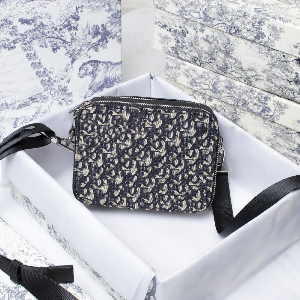 High Quality Luxury Designer Bag Letter Evening Shoulder Bags Camera Decor Classic Casual Leather Embroidery Die Bag Women Men Dios
High Quality Luxury Designer Bag Letter Evening Shoulder Bags Camera Decor Classic Casual Leather Embroidery Die Bag Women Men Dios