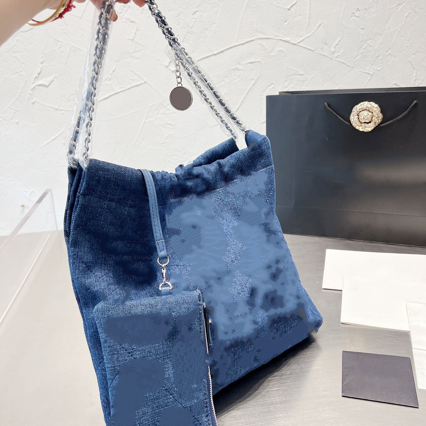 22Ss Shopping Totes Designer Bags Denim Canvas Letter Print Design Classic Quilted Plaid Silver Metal Chain Large Capacity With Coin Purse Luxury Shoulder Handbags, Sky blue
22Ss Shopping Totes Designer Bags Denim Canvas Letter Print Design Classic Quilted Plaid Silver Metal Chain Large Capacity With Coin Purse Luxury Shoulder Handbags, Sky blue