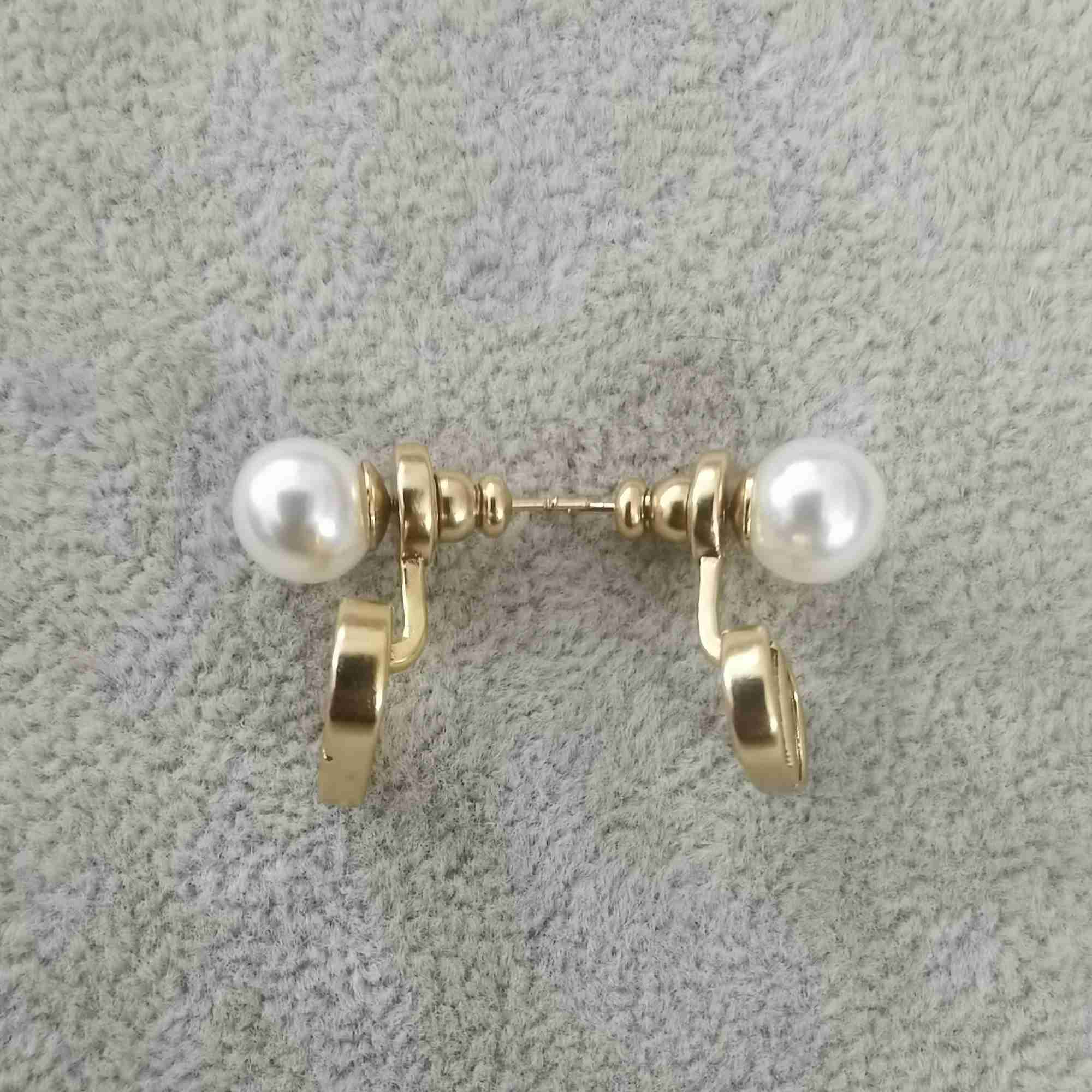 Luxury Designer Classic Letter Pearl Earring Selected Brass 925 Silver Post Birthday Wedding Gift Charm
Luxury Designer Classic Letter Pearl Earring Selected Brass 925 Silver Post Birthday Wedding Gift Charm