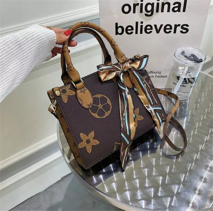 Luxurys Designers NEONOE Bucket Shoulder Bags flower Handbags Leather Purses Women Tote Brand Letter Crossbody Bag H0677
Luxurys Designers NEONOE Bucket Shoulder Bags flower Handbags Leather Purses Women Tote Brand Letter Crossbody Bag H0677
