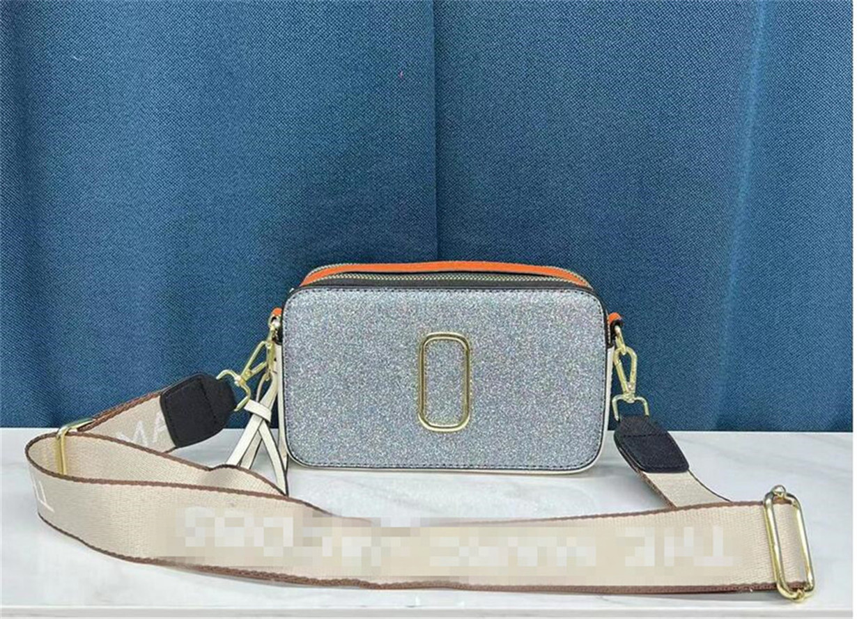 2022 Brand Designers The Snapshot Casual Wide Strap Shoulder Bags For Women Crossbody Camera Bag Leather White Black Pink Messenger Cross Body Strap Purse
2022 Brand Designers The Snapshot Casual Wide Strap Shoulder Bags For Women Crossbody Camera Bag Leather White Black Pink Messenger Cross Body Strap Purse