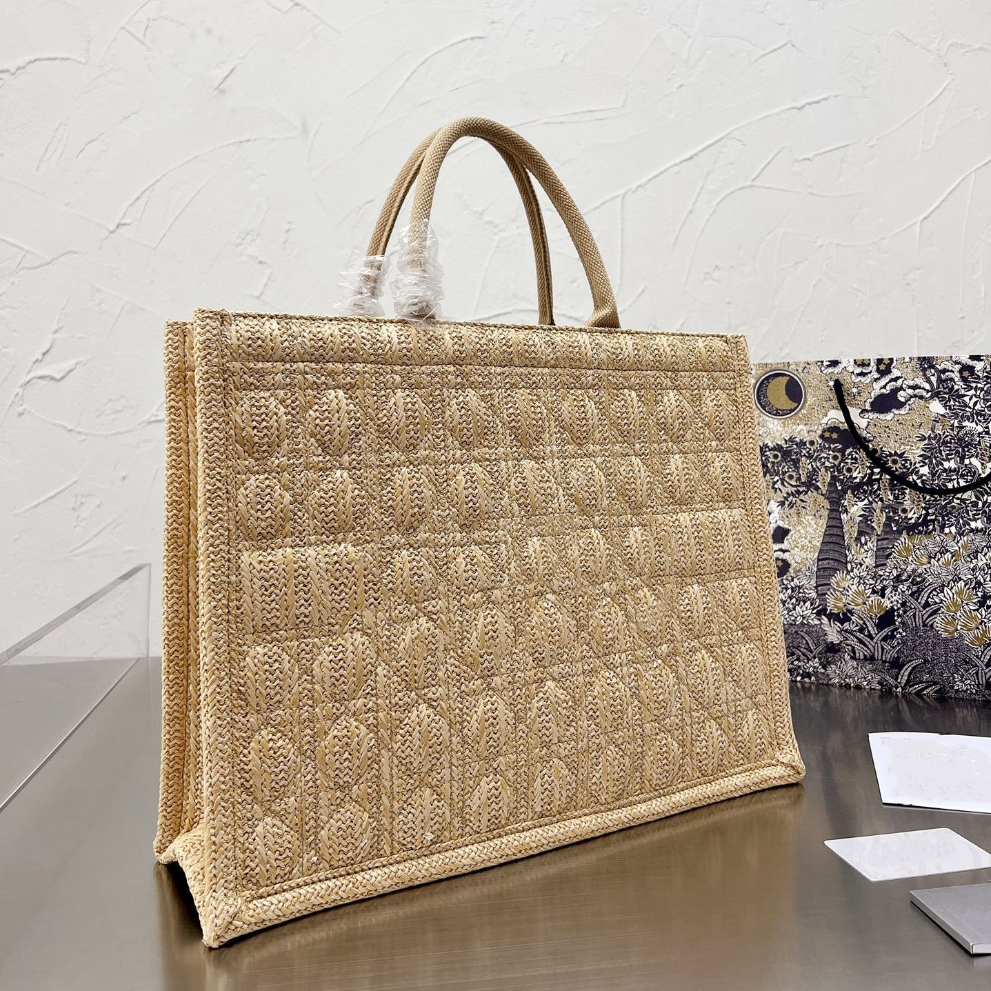 Top Quality 42cm Shoulder Handbag Fashion Designer Shopping Bag High Tech Canvas Embroidered Textured Tote Luxury Classic Ladies Bag, Khaki
Top Quality 42cm Shoulder Handbag Fashion Designer Shopping Bag High Tech Canvas Embroidered Textured Tote Luxury Classic Ladies Bag, Khaki