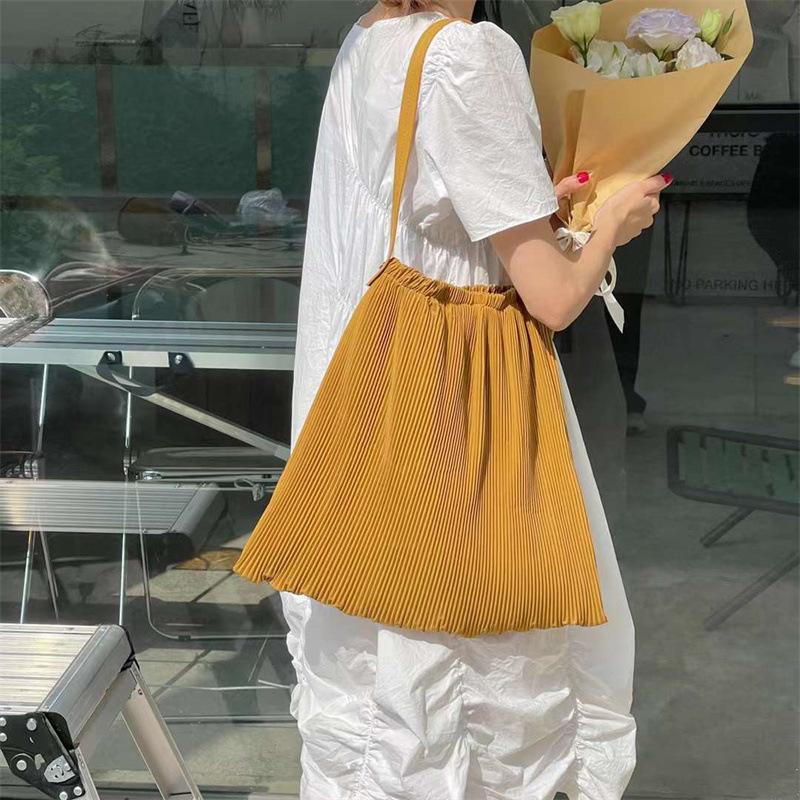 Evening Bags Bag For Women Solid Color Female Pleated Drawstring Big Handbags Organ Designer Chic Sets Ladies Shoulder BagEvening, Green
Evening Bags Bag For Women Solid Color Female Pleated Drawstring Big Handbags Organ Designer Chic Sets Ladies Shoulder BagEvening, Green