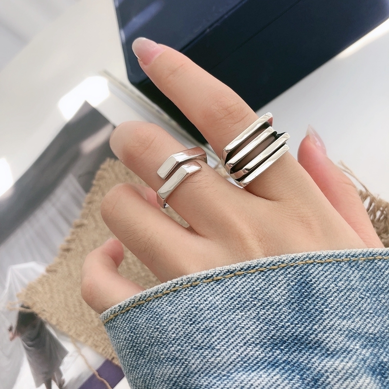 Silvology 925 Sterling Silver Multilayer Thick Screw Nut Industrial Style Korea Stylish Rings for Women 925 Luxury Jewelry
Silvology 925 Sterling Silver Multilayer Thick Screw Nut Industrial Style Korea Stylish Rings for Women 925 Luxury Jewelry