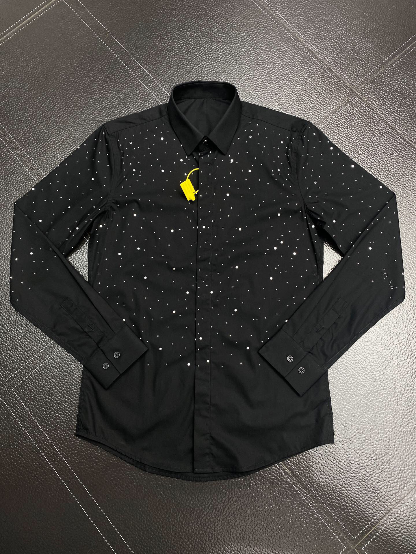 Mens Designer Shirts Brand Clothing Men Long Sleeve Dress Shirt Hip Hop Style High Quality Cotton Tops 16350, As picture
Mens Designer Shirts Brand Clothing Men Long Sleeve Dress Shirt Hip Hop Style High Quality Cotton Tops 16350, As picture
