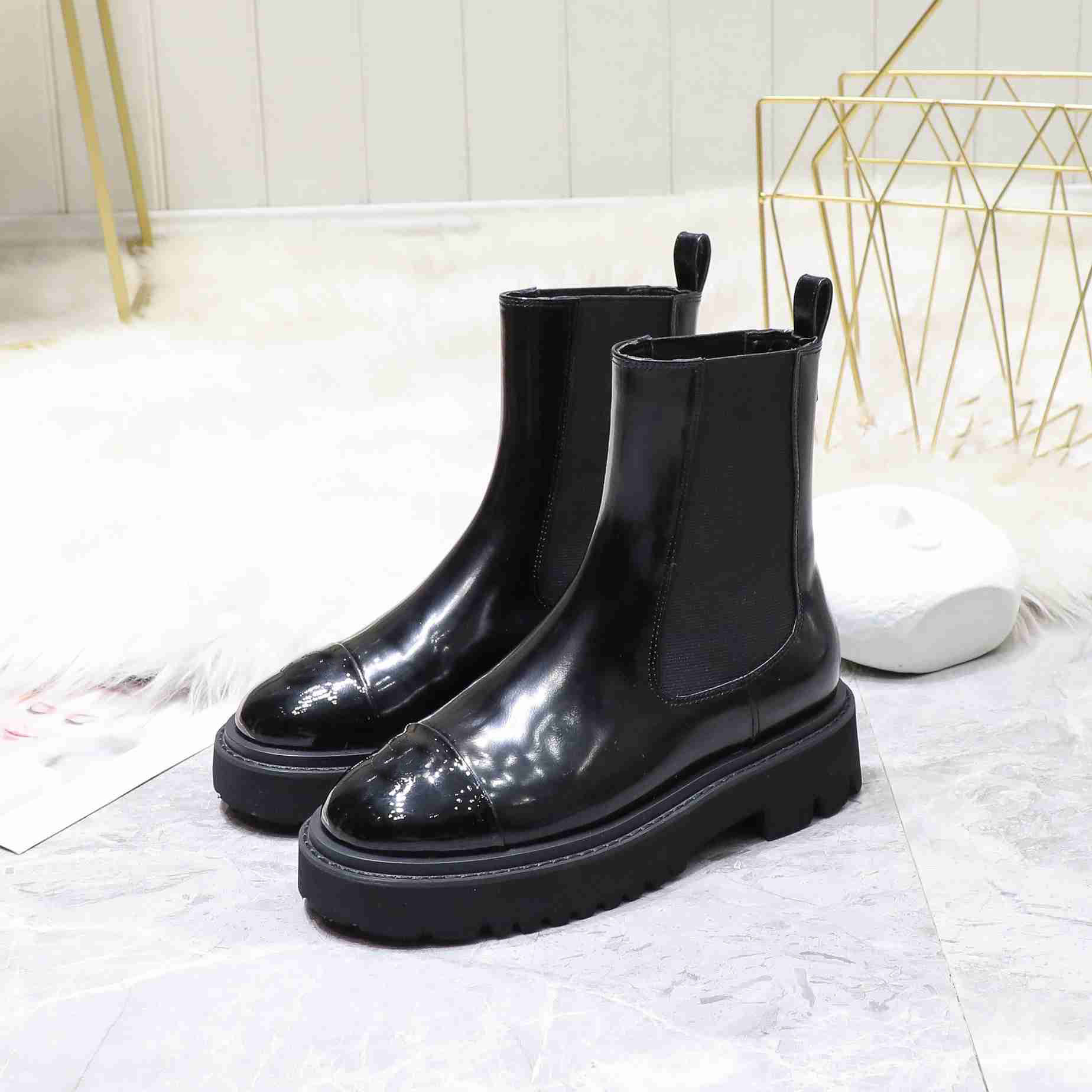 Luxury New Womens Ankle Boots Snow Knight Winter Autumn 100% Real Leather Slip On Martin Shoes Open edge bead Size 35-42, With brand logo b8112270
Luxury New Womens Ankle Boots Snow Knight Winter Autumn 100% Real Leather Slip On Martin Shoes Open edge bead Size 35-42, With brand logo b8112270