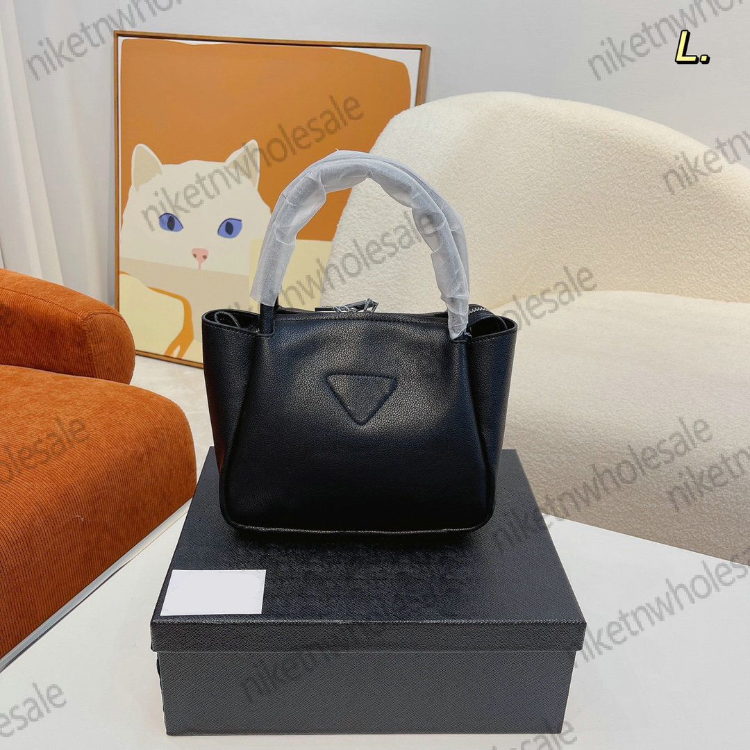Dumpling Wrap Tote Bag Brand Classic Leather Shoulder Handbags Lady Shopping Crossbody Handbag, ##
Dumpling Wrap Tote Bag Brand Classic Leather Shoulder Handbags Lady Shopping Crossbody Handbag, ##
