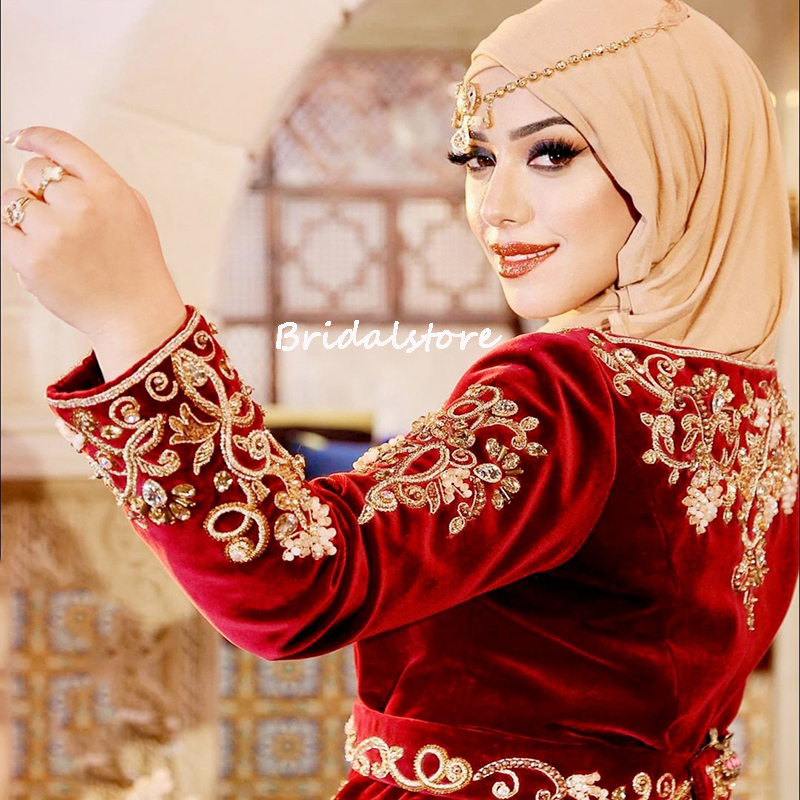 Luxury Red Caftan Arabic Evening Dress Velvet Long Sleeve Beaded Lace Prom Dresses With Pearls V Neck Algerian Women Party Wear Formal Dress Robe De S