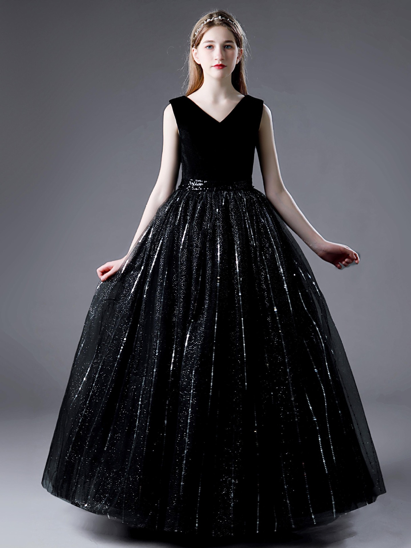 2023 Cute Flower Girls Dresses For Weddings Jewel Neck Sleeveless Hand Made Flowers Floor Length Back With Bow Princess Birthday Children Girl Pageant