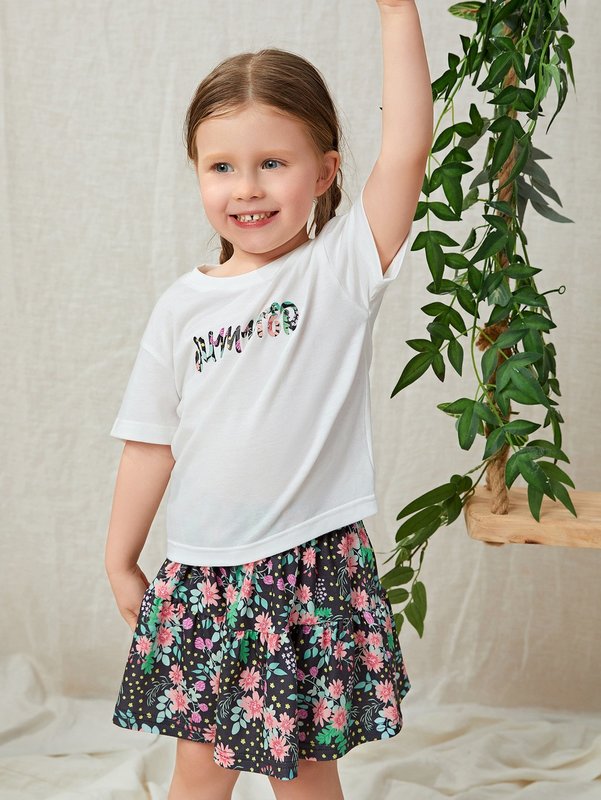 Toddler Girls Letter Graphic Tee & Floral Skirt Set SHE