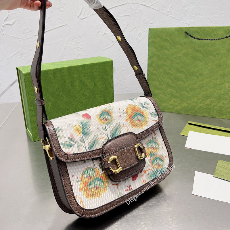 2022 new brand Popularity underarm bag medium vintage Horsebit bag printing flowers designer shoulder bags 2022 Flap interior zipper Ladies handbag Totes, Multi-color
2022 new brand Popularity underarm bag medium vintage Horsebit bag printing flowers designer shoulder bags 2022 Flap interior zipper Ladies handbag Totes, Multi-color