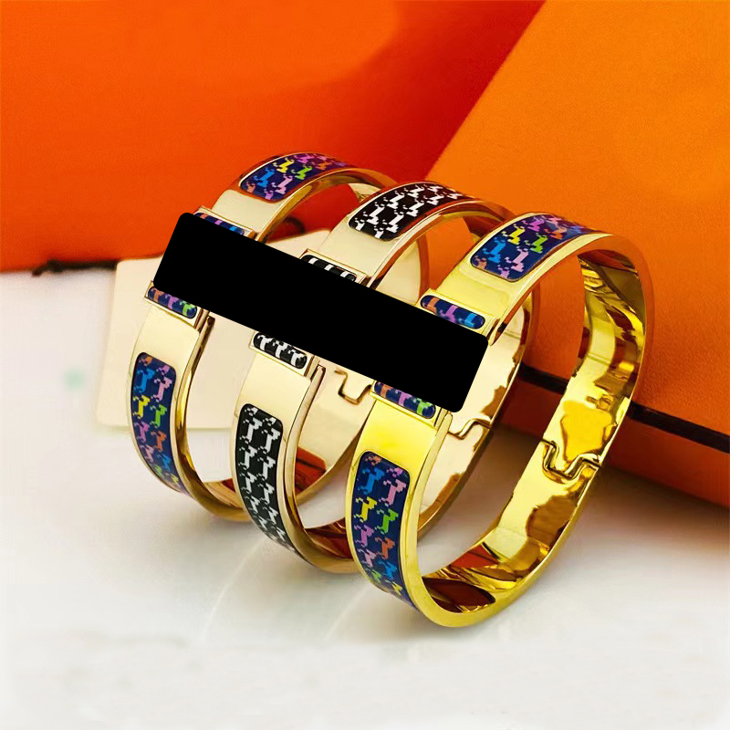 European Fashion Men Women Bangle Couple Wedding Bracelets Brand Classic New 12mm Colorful Enamel Designer Bracelets High Quality Stainless Steel Jewelry Gifts
European Fashion Men Women Bangle Couple Wedding Bracelets Brand Classic New 12mm Colorful Enamel Designer Bracelets High Quality Stainless Steel Jewelry Gifts