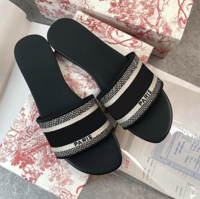 Designer Leather Women Sandals Summer Flat Slipper fashion beach woman Big head Rainbow letters slippers Size 35-42, Color 11
Designer Leather Women Sandals Summer Flat Slipper fashion beach woman Big head Rainbow letters slippers Size 35-42, Color 11