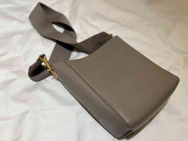Wide Shoulder Straps Bags Tote Women Handbag Leather Designer Crossbody Female Inside Pocket and Bladder Bucket 220302, Grey
Wide Shoulder Straps Bags Tote Women Handbag Leather Designer Crossbody Female Inside Pocket and Bladder Bucket 220302, Grey
