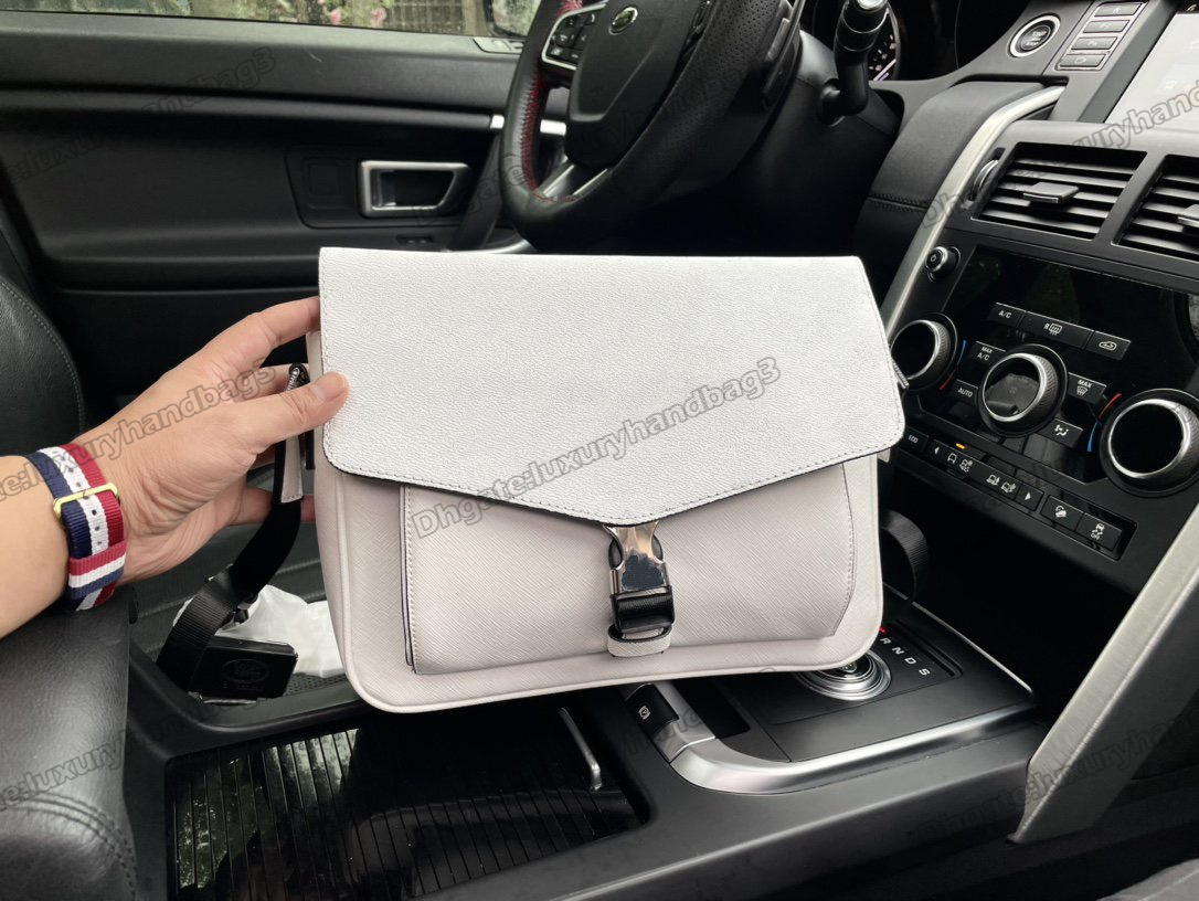 Rendering Process Shoulder Bags Brand Messenger Bag Zipper Fashion Luxurys Handbag Designers Bags Leather Wallet Cross Body Waist Pack M30746
Rendering Process Shoulder Bags Brand Messenger Bag Zipper Fashion Luxurys Handbag Designers Bags Leather Wallet Cross Body Waist Pack M30746